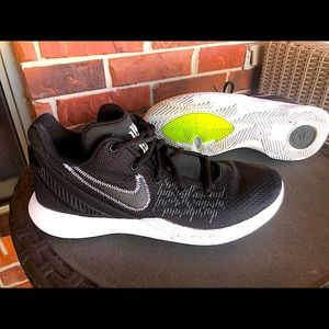 Girls/women’s Nike basketball shoes